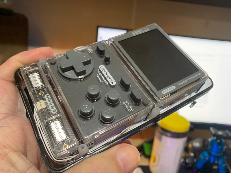 Illustration for article titled DIY Retro Gaming Handheld Is As Fun To Build As It Is To Play